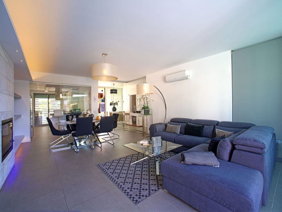 Furniture, Couch, Lighting, Interior Design, Living Room, Flooring, Floor, Building, Comfort, House