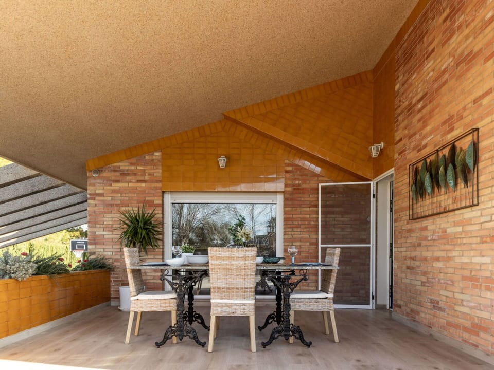 Furniture, Plant, Property, Table, Chair, Wood, Shade, Interior Design, Architecture, Floor