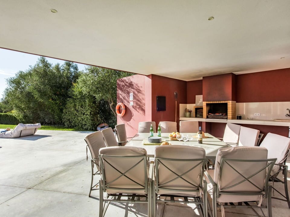 Table, Furniture, Plant, Chair, Building, Shade, Interior Design, Tree, Wood, Flooring