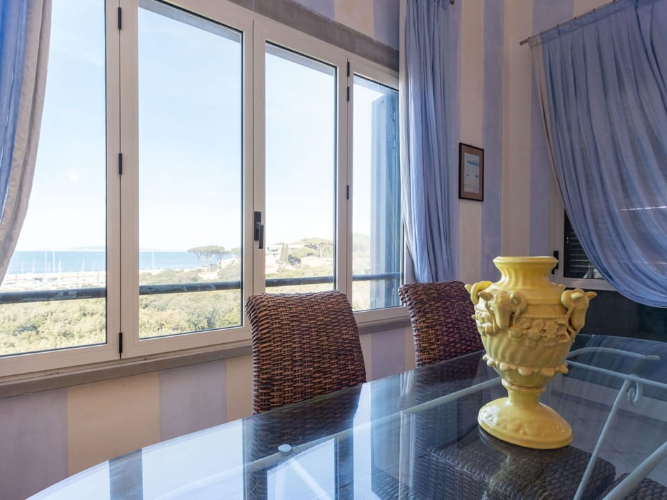 Property, Window, Sky, Building, Table, Curtain, Wood, Interior Design, Architecture, Floor