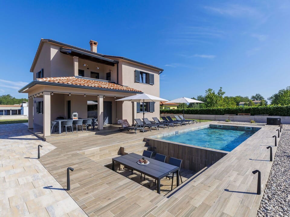 Residential Area, Home, Composite Material, Swimming Pool, Estate, Shade, Balcony, Villa, Deck, Concrete