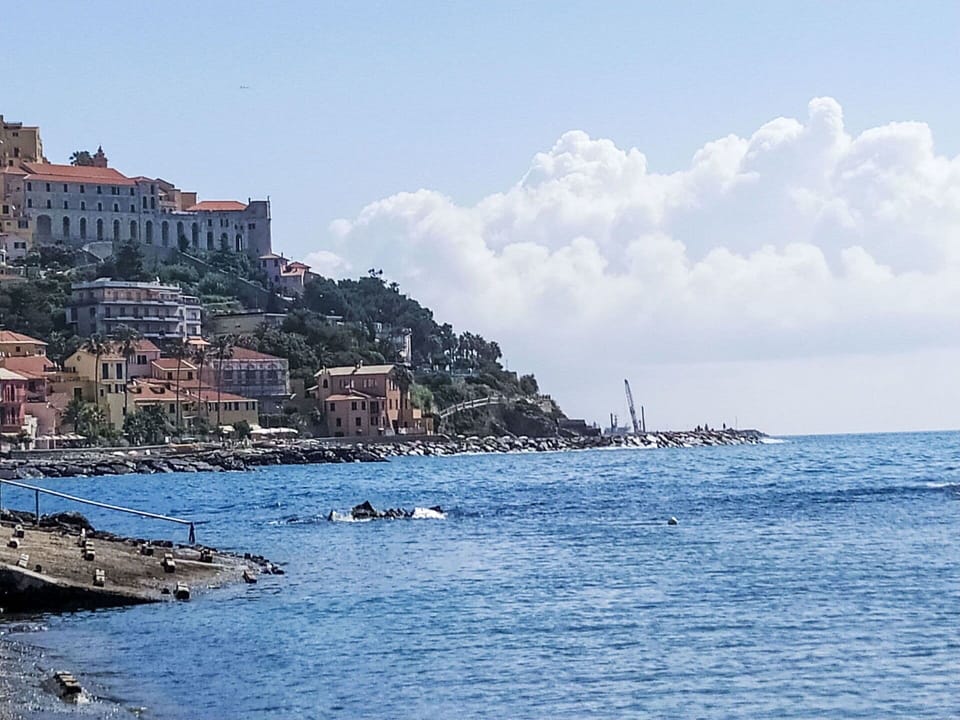 Water, Cloud, Sky, Water Resources, Building, Coastal And Oceanic Landforms, Horizon, Lake, Waterway, Wind Wave