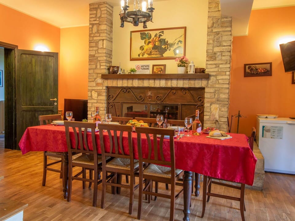 Table, Picture Frame, Furniture, Property, Building, Decoration, Wood, Chair, Textile, Lighting