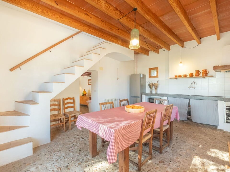 Table, Property, Furniture, Wood, Interior Design, Floor, Flooring, Kitchen & Dining Room Table, Building, Wood Stain