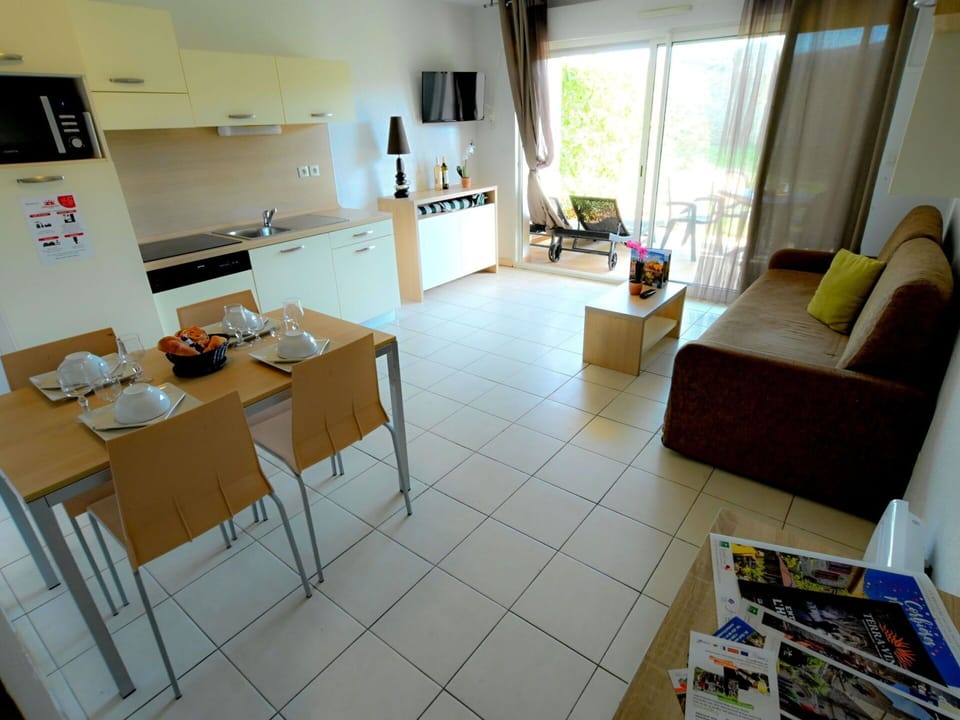 Property, Table, Furniture, Interior Design, Wood, Flooring, Window, Floor, Cabinetry, Building