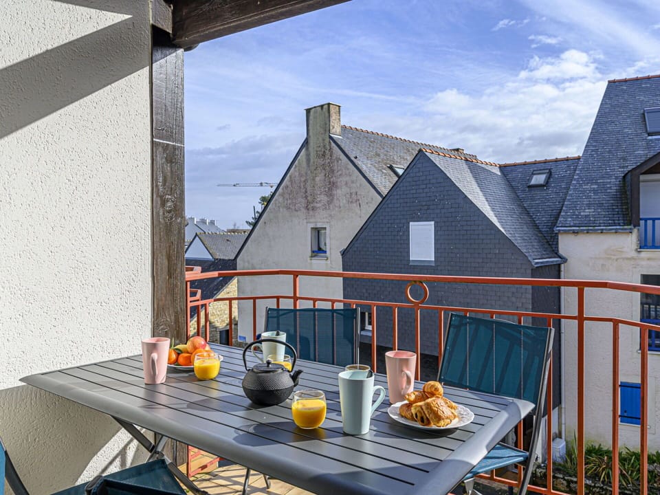 Building, Cloud, Furniture, Window, Sky, Azure, Wood, Interior Design, Shade
