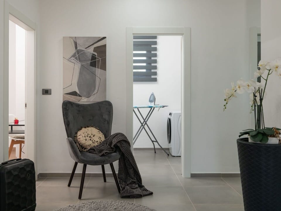 Property, Plant, Wood, Building, Interior Design, Comfort, Window, Architecture, Shade, Flooring