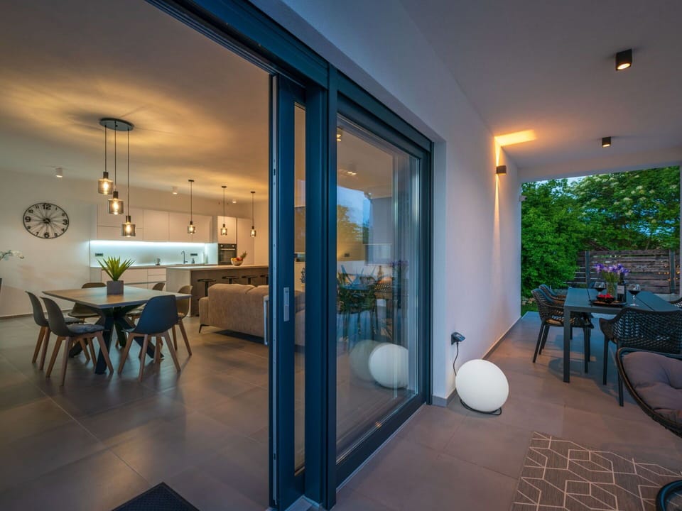 Table, Furniture, Plant, Building, Azure, Chair, Flowerpot, Lighting, Houseplant, Living Room