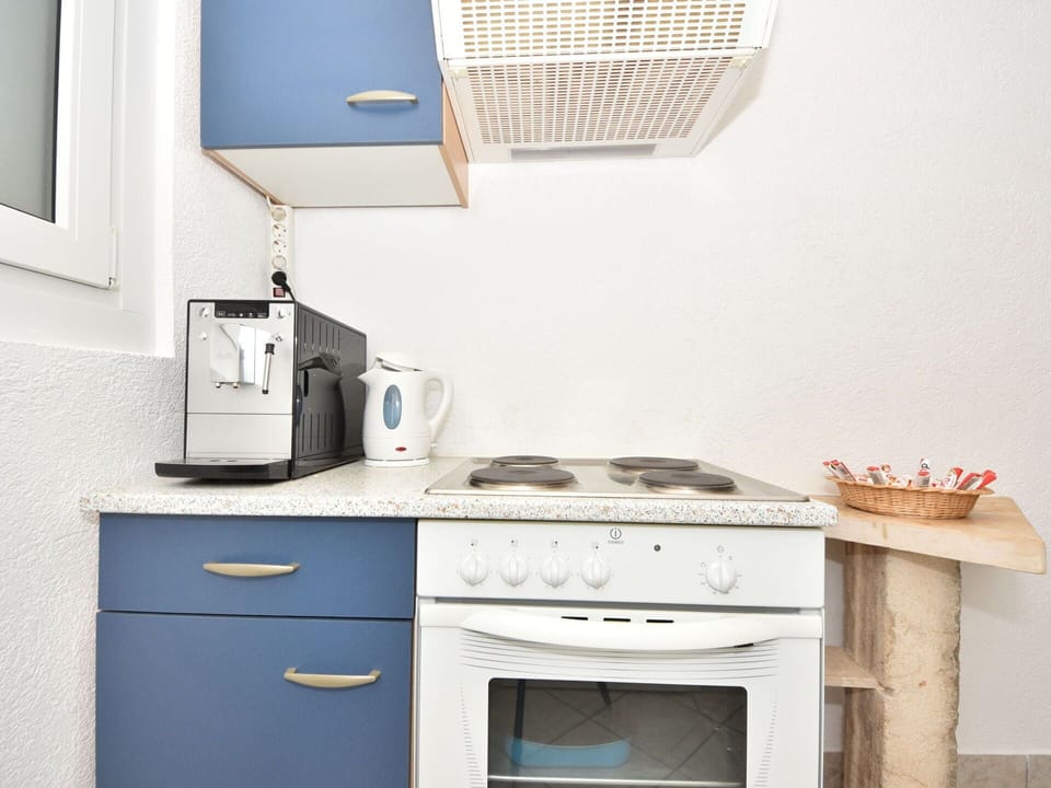 Cabinetry, Furniture, White, Table, Computer Desk, Drawer, Interior Design, Home Appliance, Desk