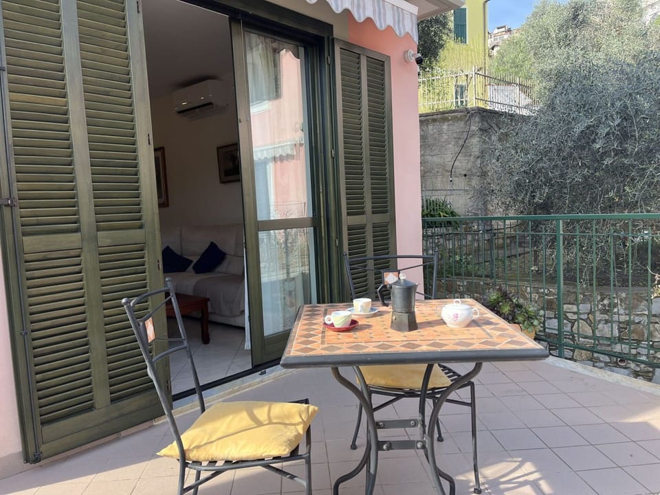 Table, Furniture, Property, Building, Chair, Outdoor Table, Wood, Outdoor Furniture, Shade, Door