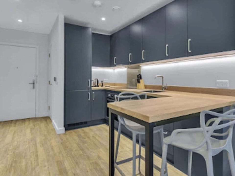 Cabinetry, Property, Furniture, Countertop, Building, Wood, Interior Design, Kitchen, House, Home Appliance