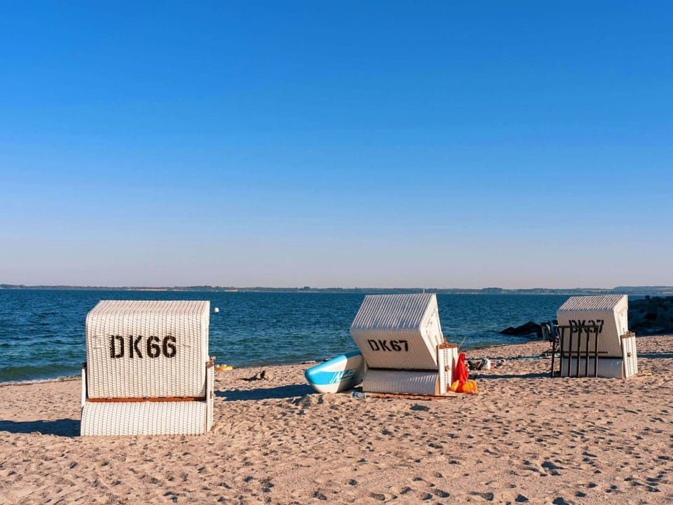 Water, Sky, Outdoor Furniture, Beach, Cloud, Chair, Coastal And Oceanic Landforms, Wood