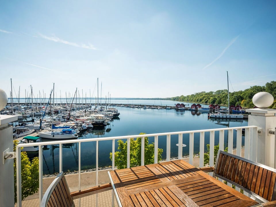 Sky, Water, Cloud, Watercraft, Boat, Dock, Lake, Real Estate, Horizon, Fence