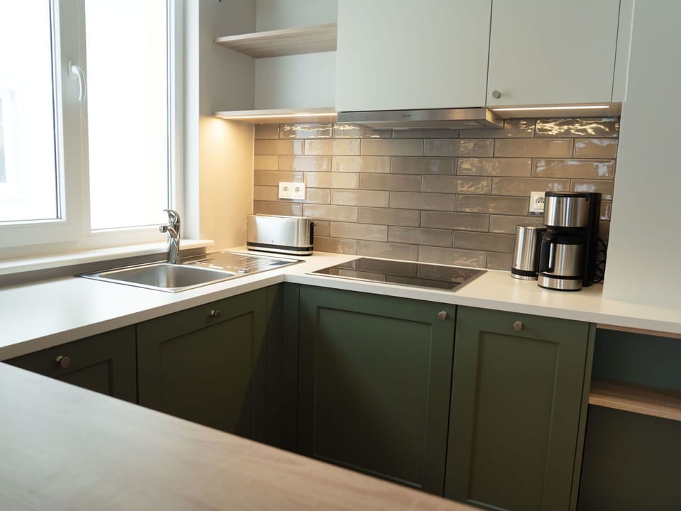 Kitchen Sink, Cabinetry, Countertop, Sink, Tap, Kitchen, Wood, Window, Interior Design, Building