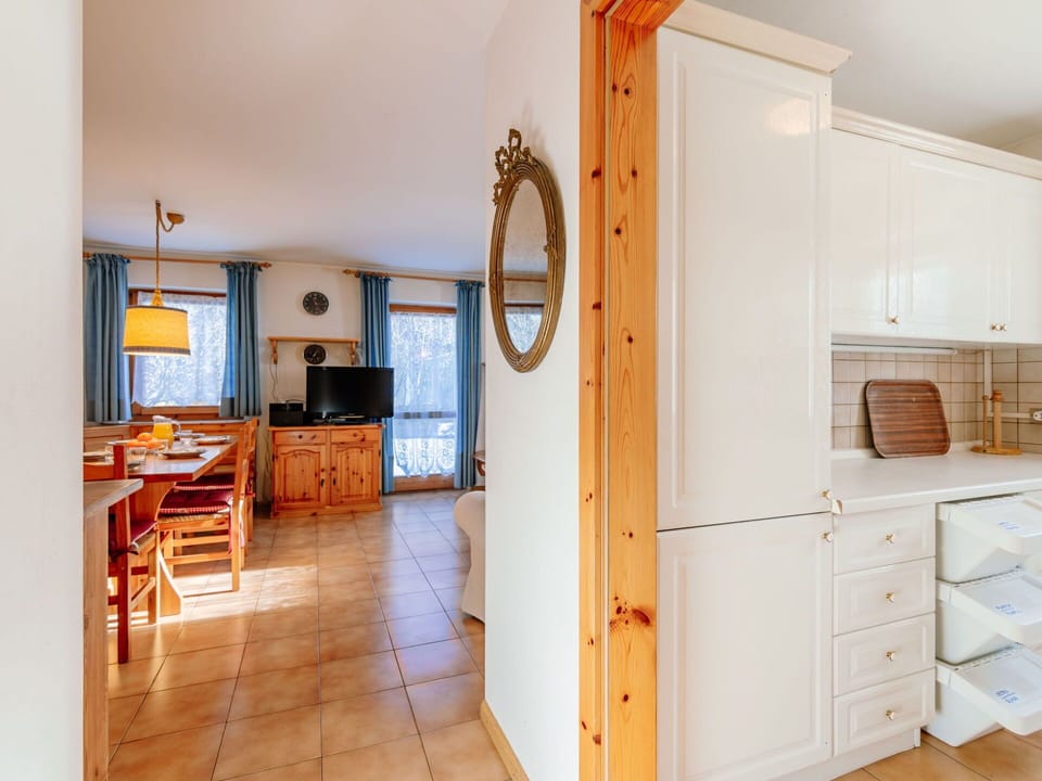 Cabinetry, Furniture, Property, Building, Window, Wood, Door, Drawer, Wood Stain