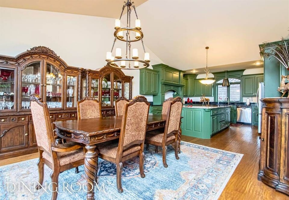 Dining Room with Seating for 8