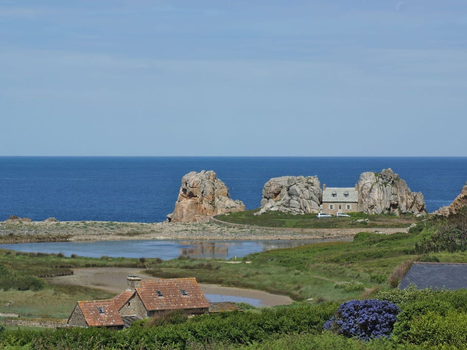 Water, Sky, Plant, Ecoregion, Azure, Natural Landscape, Coastal And Oceanic Landforms, Terrain, Landscape, Grass