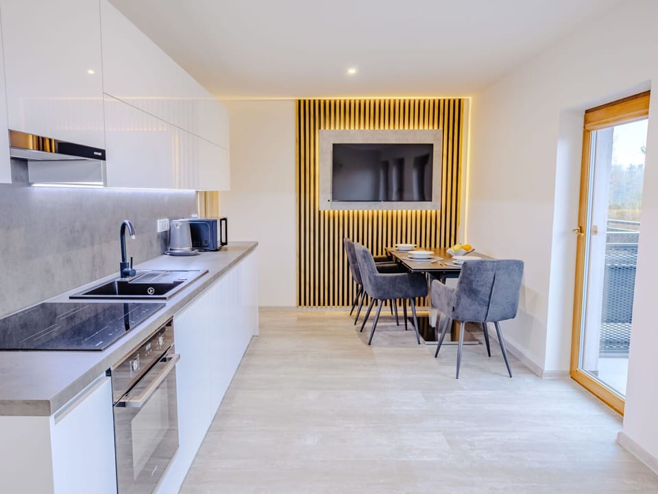 Kitchen Sink, Sink, Cabinetry, Furniture, Countertop, Tap, Wood, Interior Design, Home Appliance, Kitchen Stove