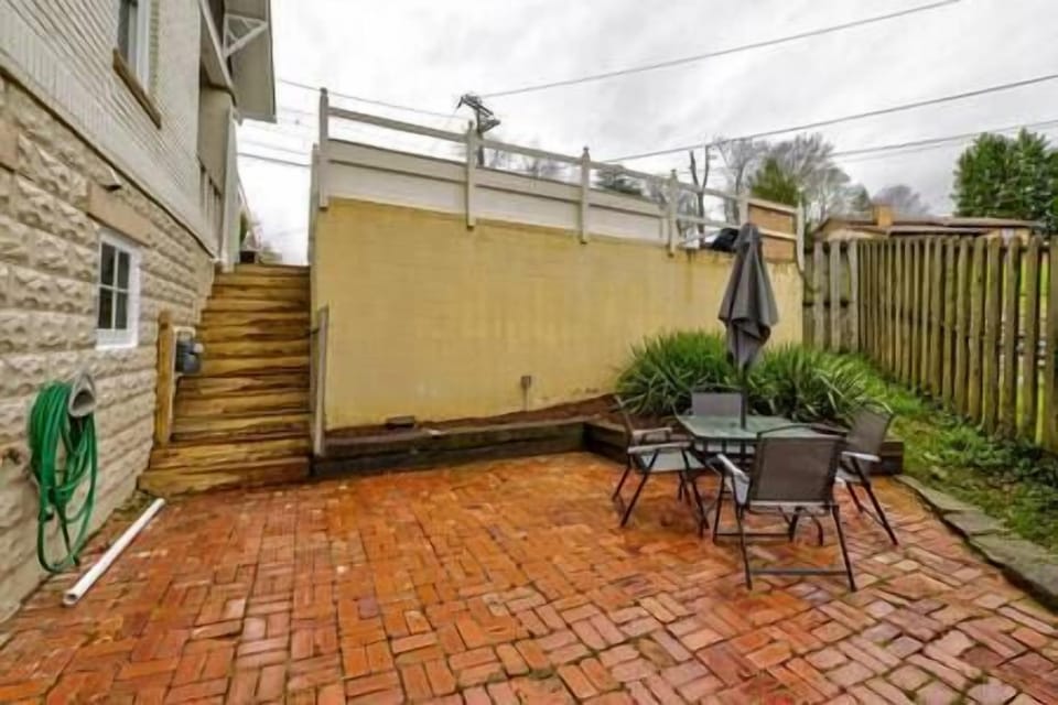 Spacious outdoor patio. 