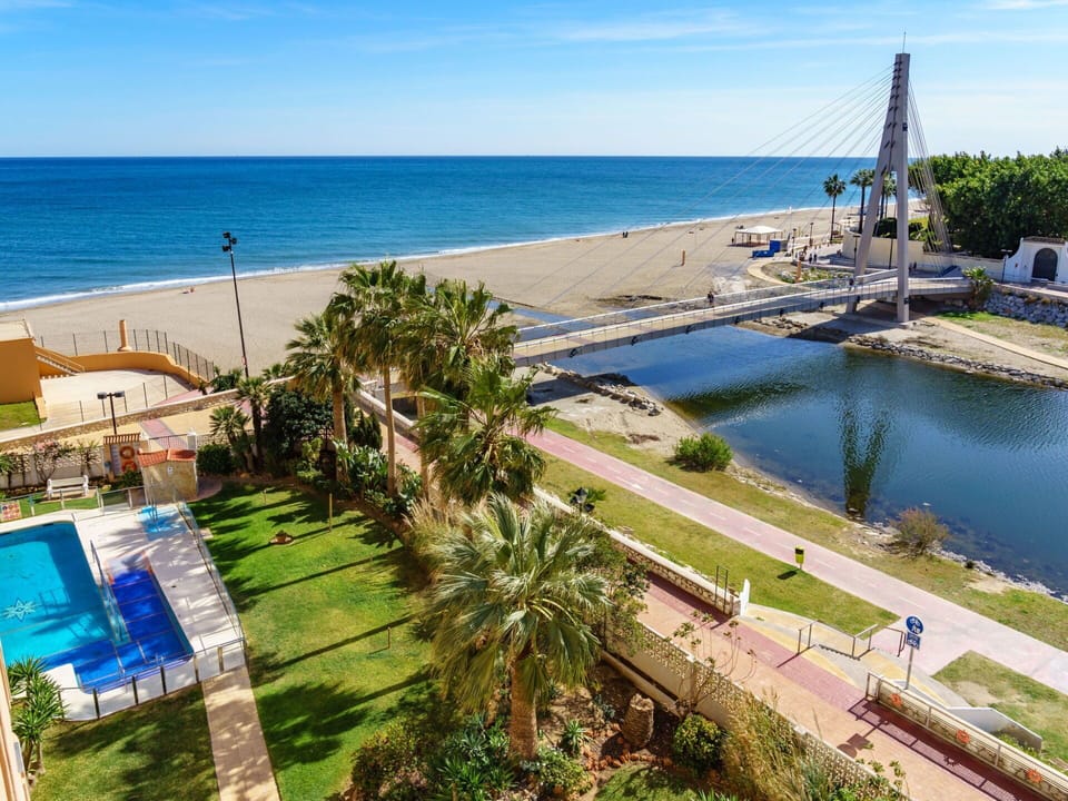 Water, Sky, Plant, Blue, Azure, Swimming Pool, Tree, Coastal And Oceanic Landforms, Seaside Resort, Cloud