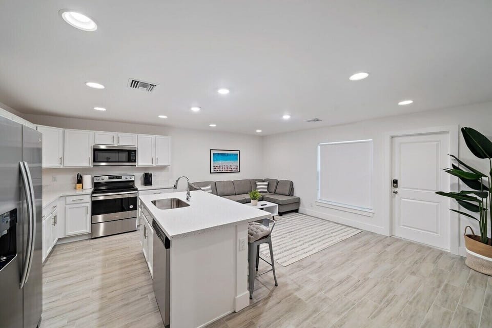 Fully equipped kitchen with coffee bar