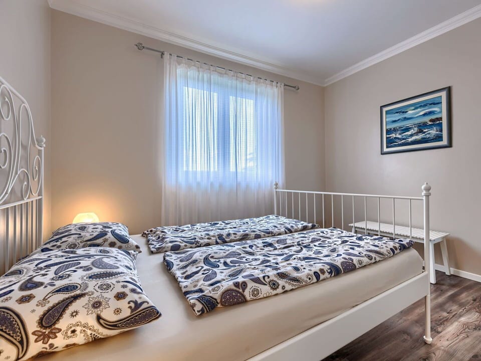Furniture, Property, Window, Comfort, Textile, Wood, Building, Flooring, Interior Design