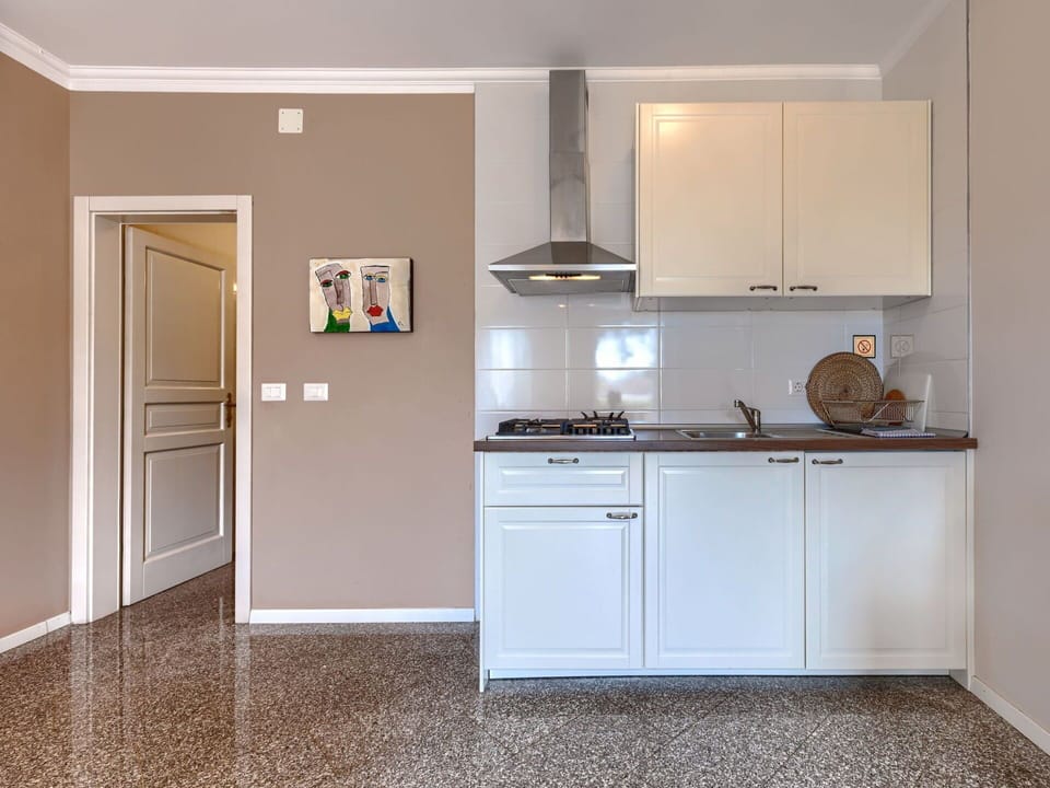 Cabinetry, Property, Countertop, Building, Kitchen Appliance, Wood, Kitchen Stove, Interior Design, Home Appliance, Floor