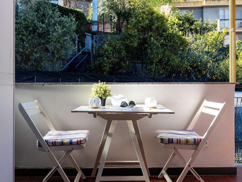 Furniture, Outdoor Furniture, Table, Chair, Outdoor Table, Flowerpot, Folding Chair, Houseplant, Coffee Table, Kitchen & Dining Room Table