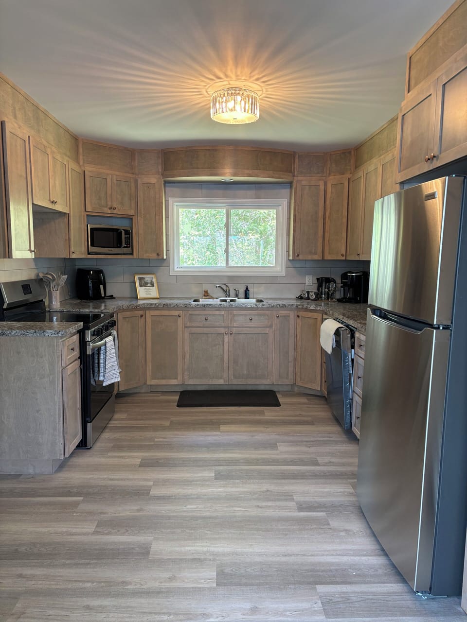 Fully equipped kitchen.