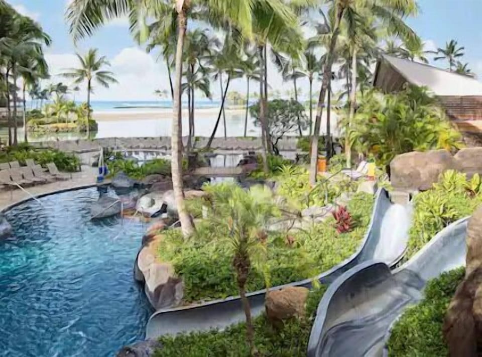 hnlgw-hi-res-paradise-pool-slide