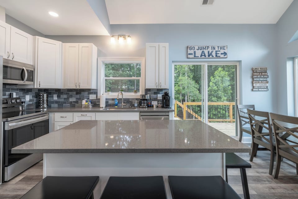 coffee pot and Keurig, dishwasher