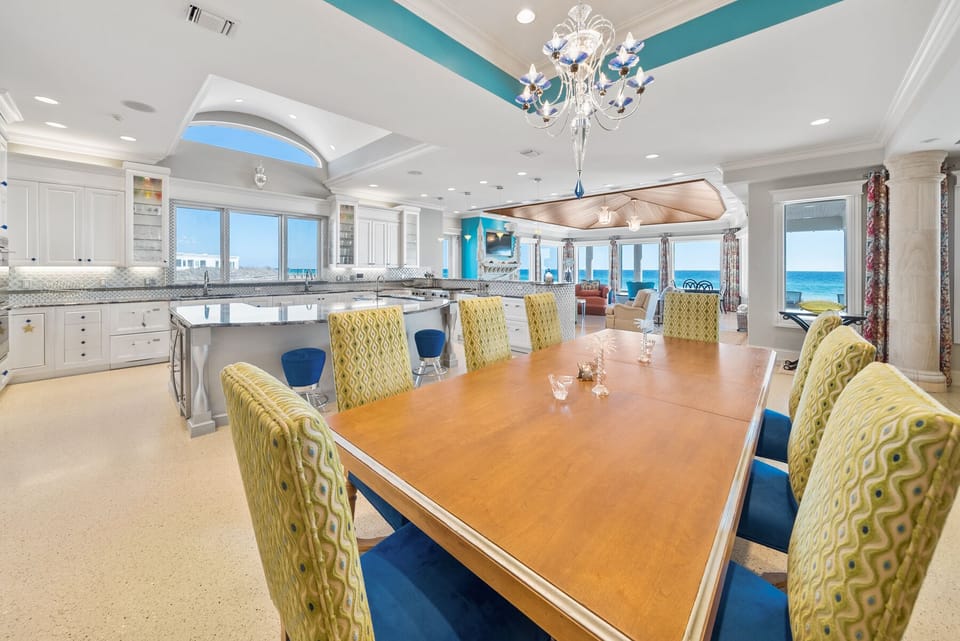 Sea Castle | Dining Area