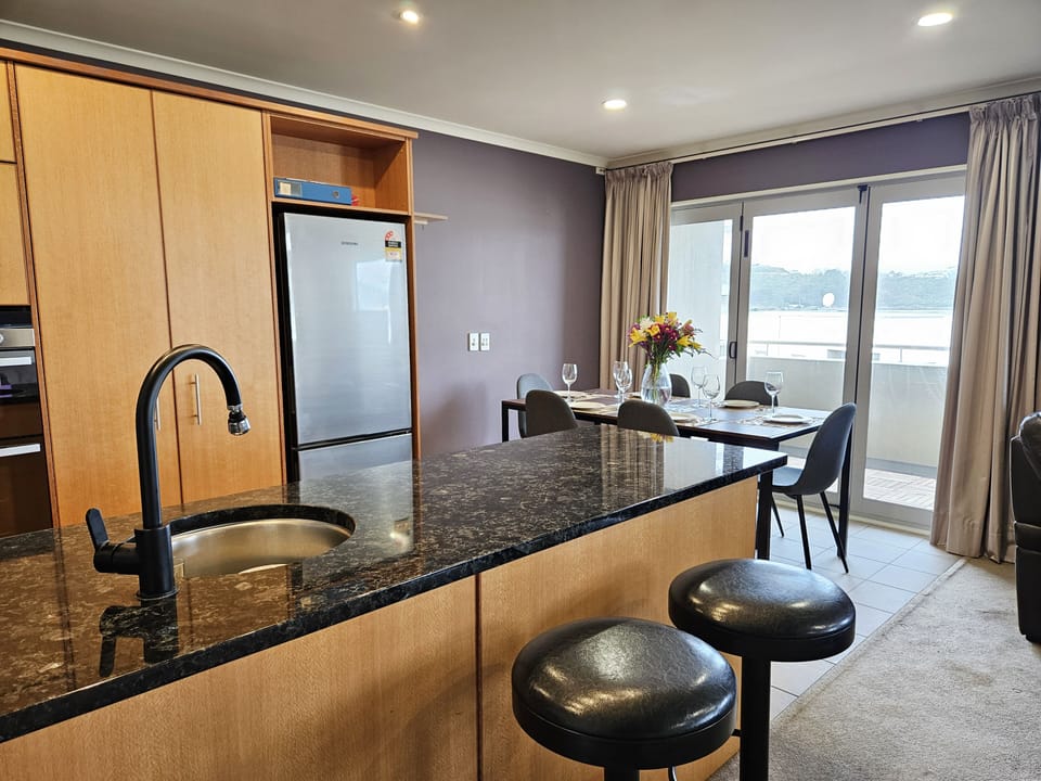 Spacious Executive Modern Home, City Fringe! Apartment in Wellington
