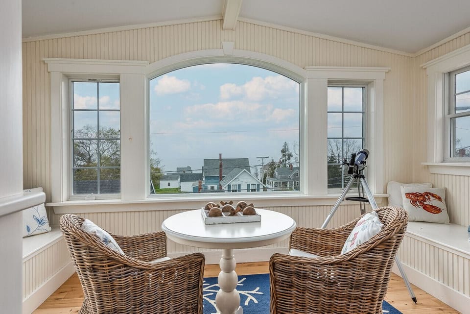 Views of the ocean from this sweet sitting area