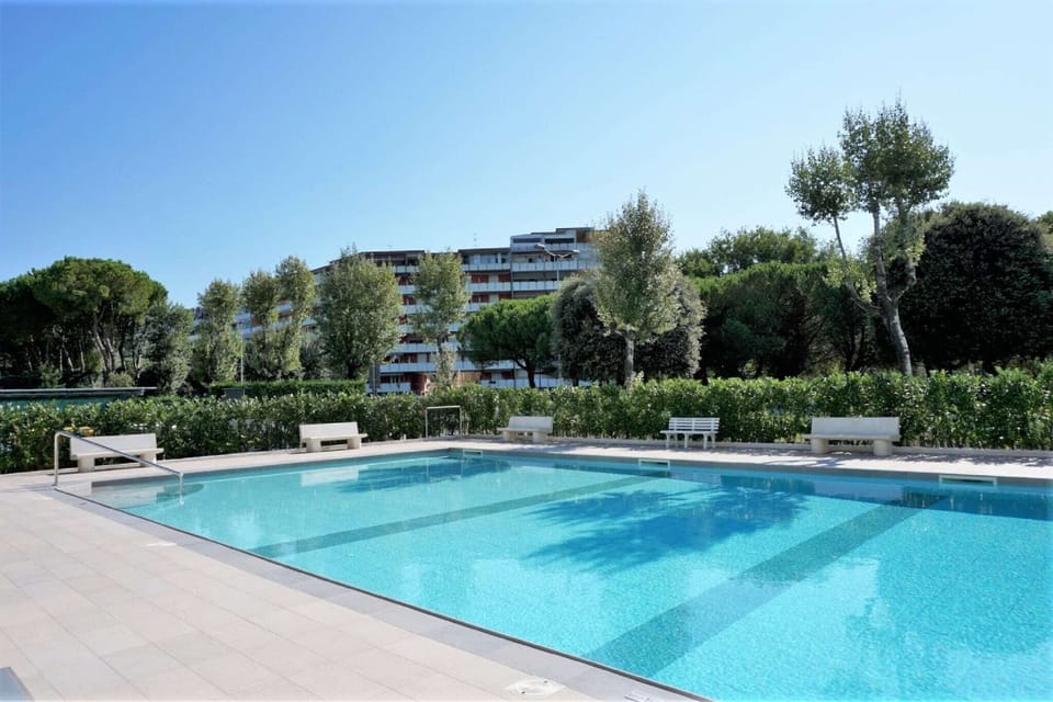 Holiday Home Swimming Pool