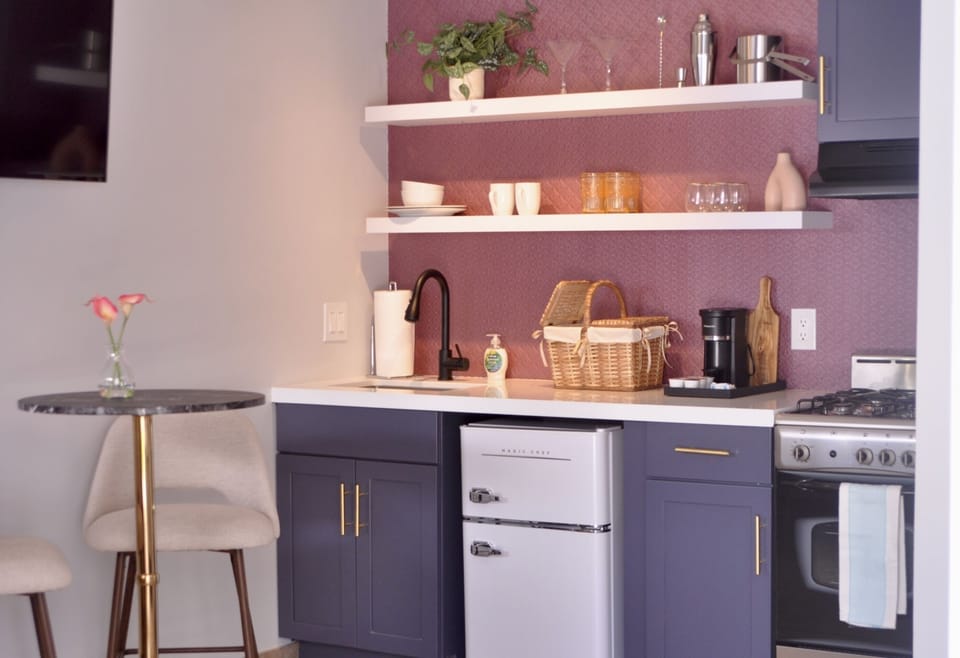 Convenience in style! Enjoy our fully equipped private kitchenette during your stay.