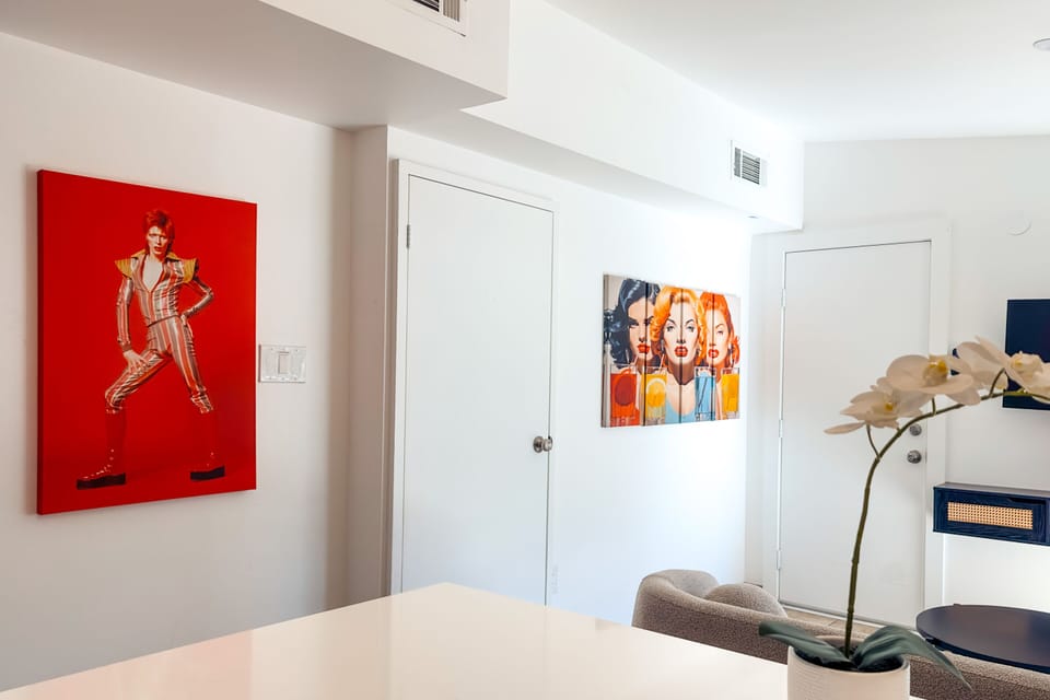 A chic and tranquil Palm Springs retreat. Relax in style and enjoy quiet moments under the desert sky.