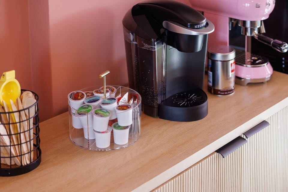 Good morning, Palm Springs! ☀️ Start your day right with a fresh cup of coffee from our complimentary Keurig station. Your perfect brew, just a touch away.