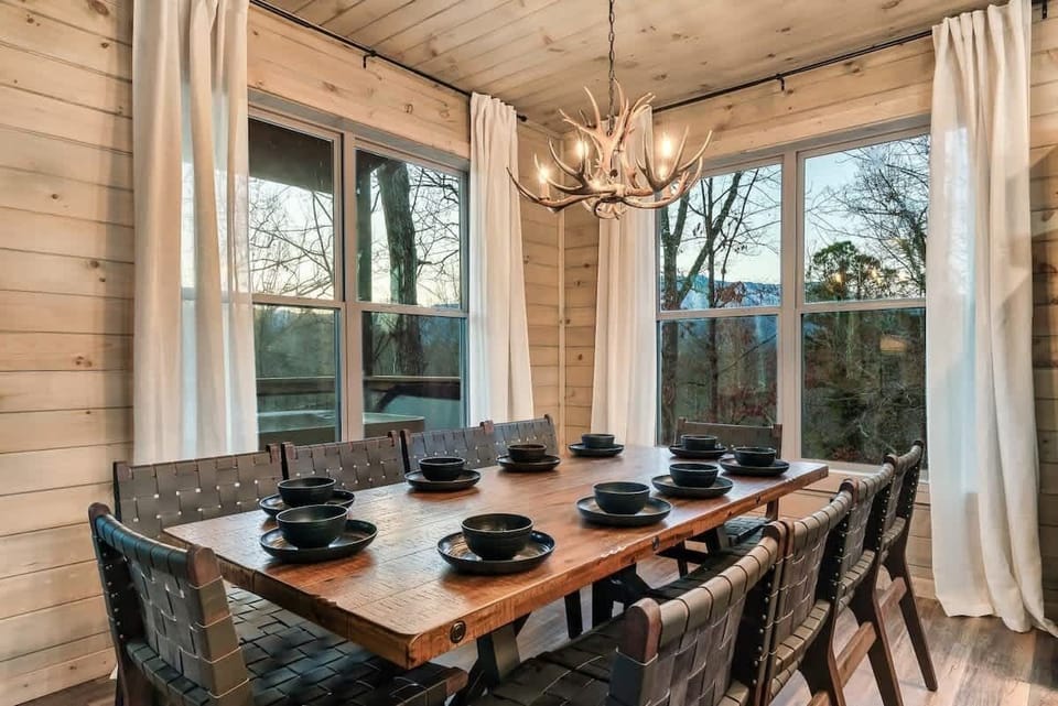 Enjoy delicious meals with a stunning mountain view in this stylish space!