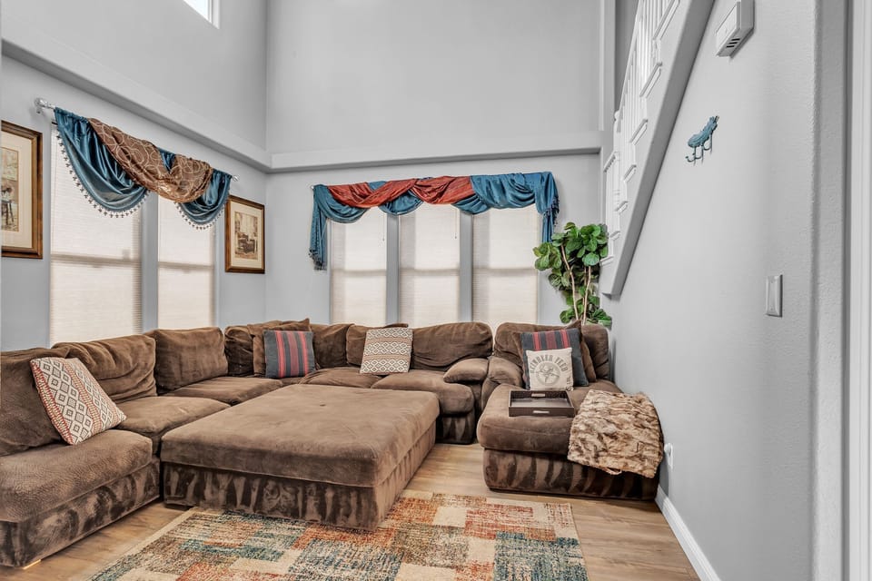 Relax and connect with family in a bright, elegant, and comfortable space.