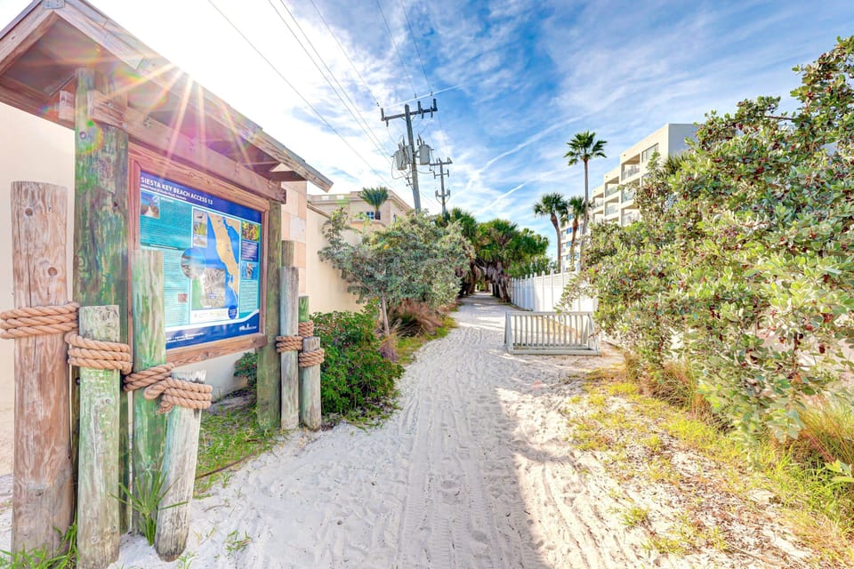 Just 8 steps to sand path of Siesta Key Beach, Siesta Key 3BR