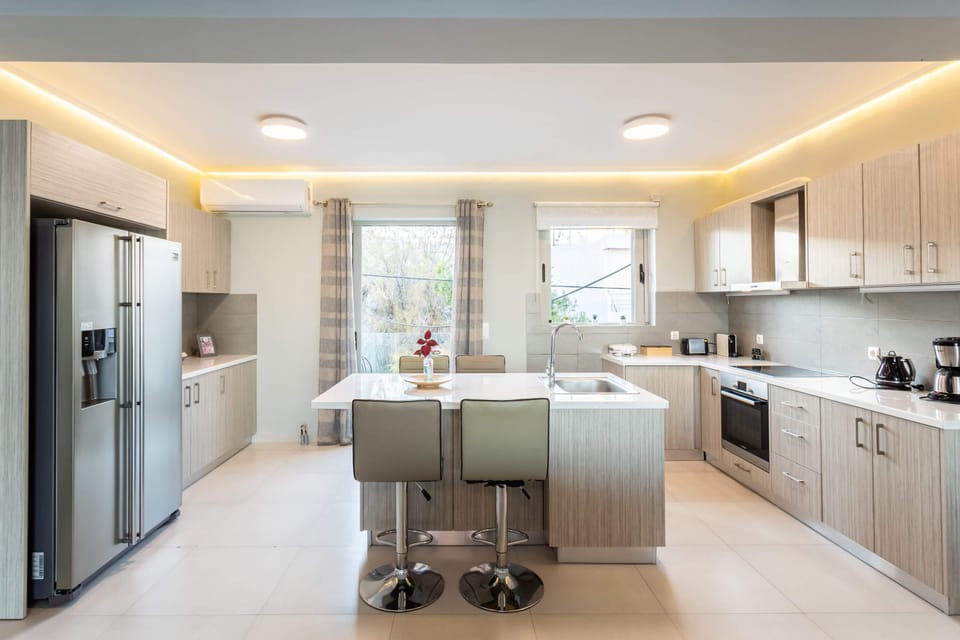 Fully-equipped kitchen