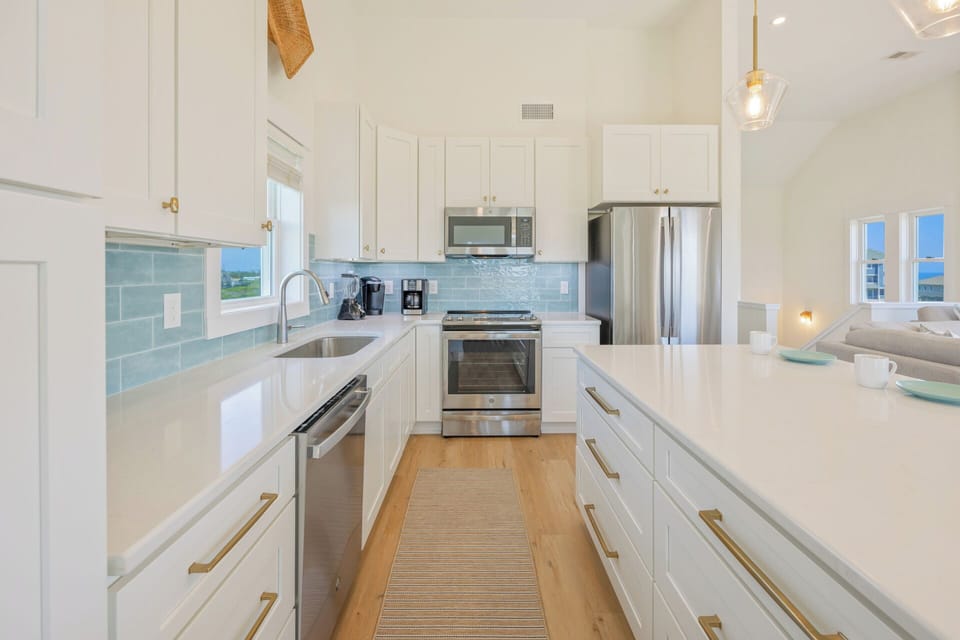 Surf or Sound Realty - 1195 - September Sessions - Kitchen -4