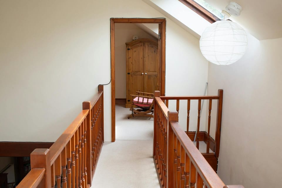 Landing leading to bedroom