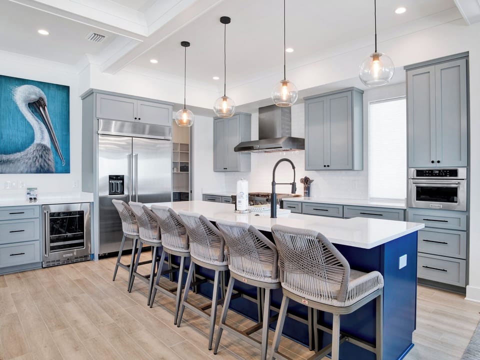 Kitchen - Island Seating for 6 - Floor 3