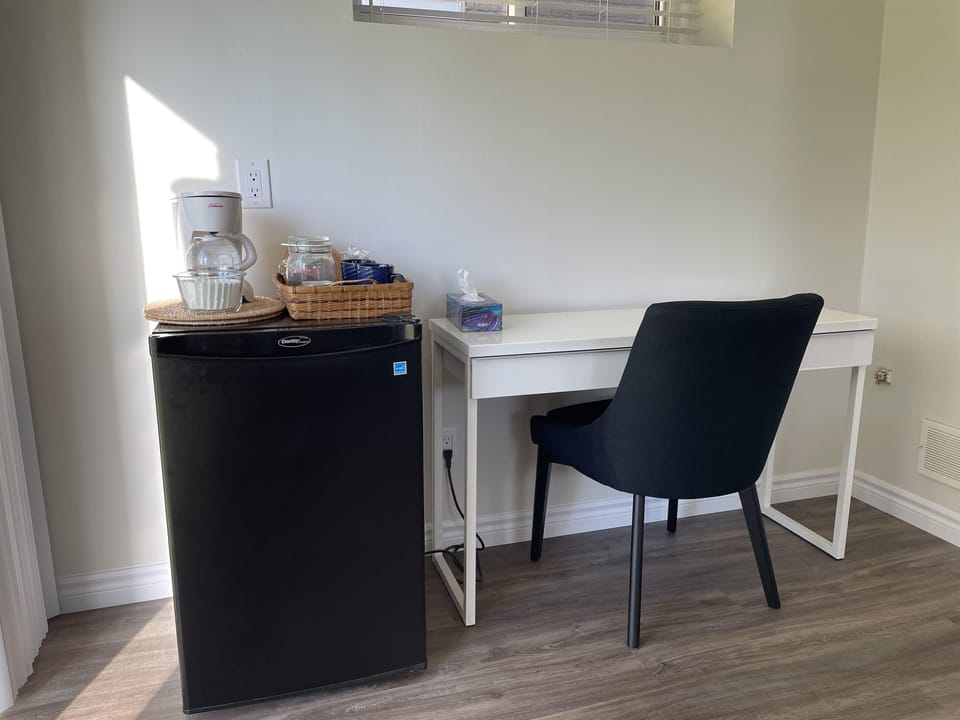 King Suite - work area