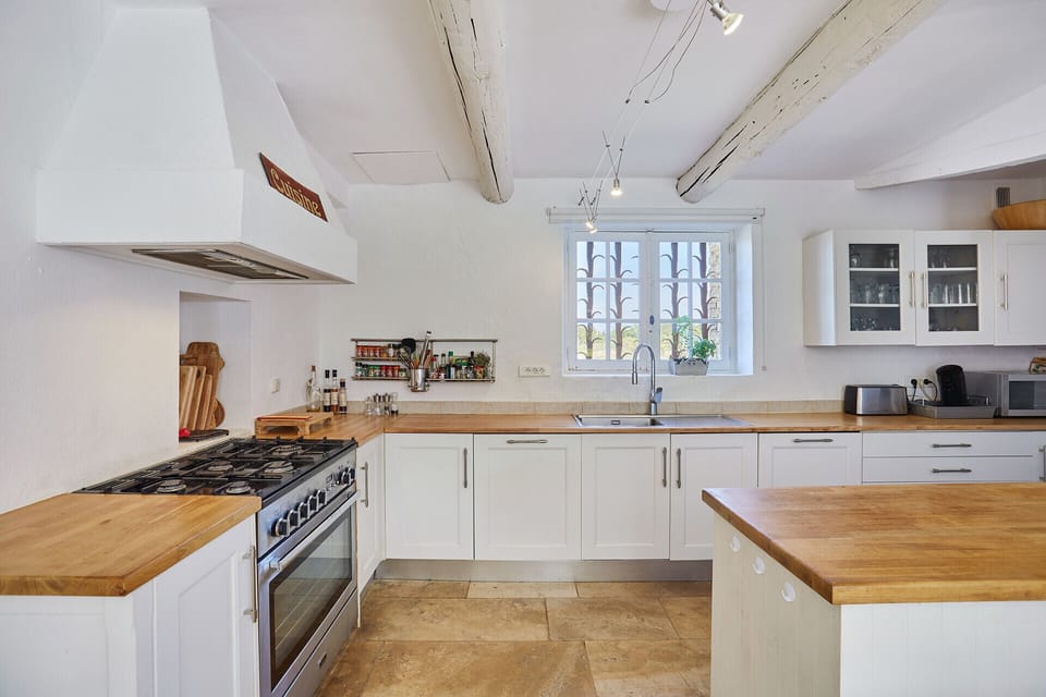 Absolute relaxation for this house to rent in the heart of Provence
