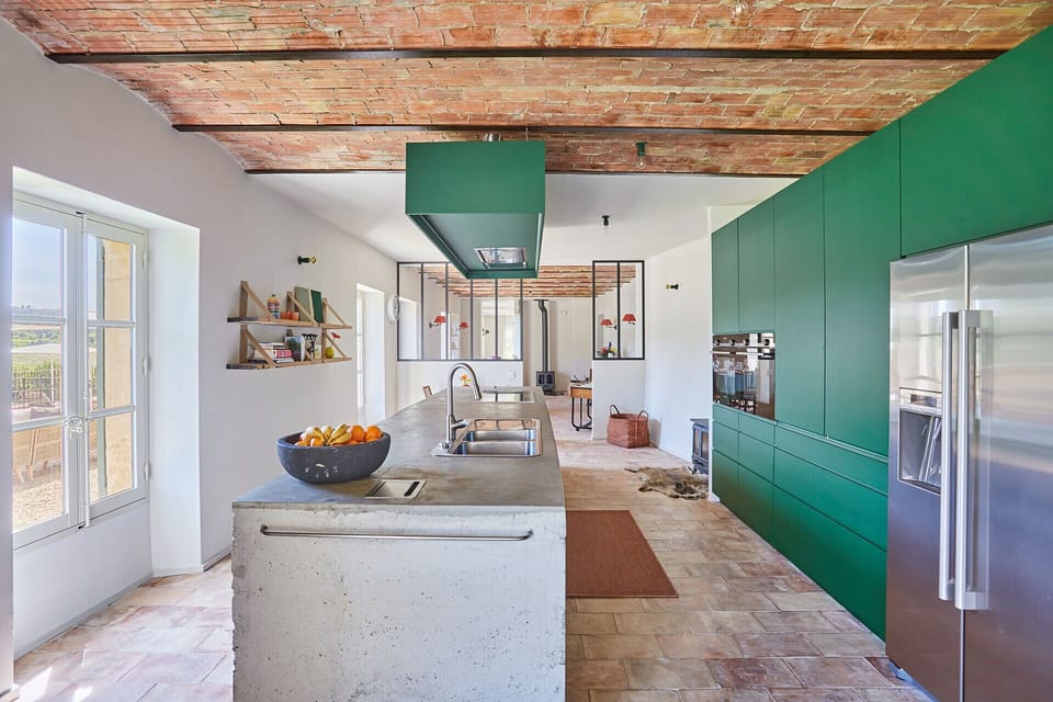 Quiet holidays near the Provençal Colorado in Viens