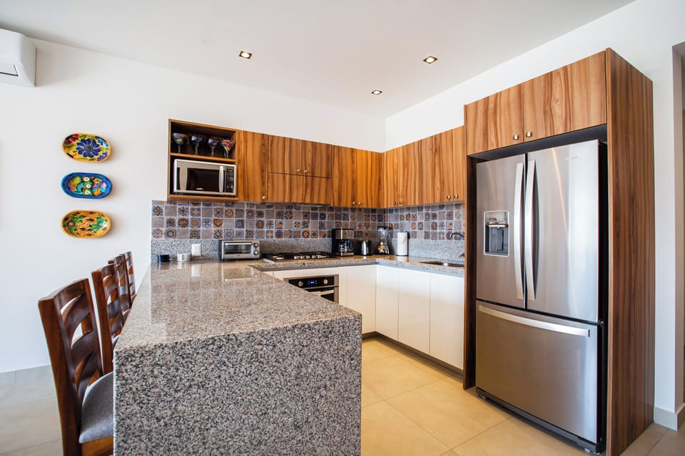 Prepare full meals in the kitchen