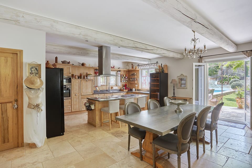 Cosy property to rent in the heart of the Petit Luberon in Ménerbes